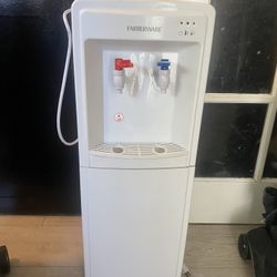 Water Dispenser / Dispensador De Agua 