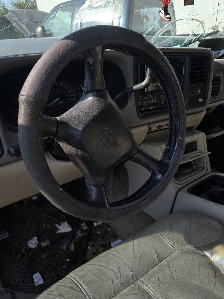 2001 Chevy Tahoe 5.3 Motor Automatic Transmission For Parts Only Gm Auto Parts 221 Hambrick Rd (contact info removed)/(contact info removed) LUIS 