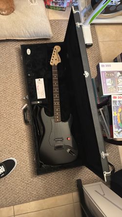 LIMITED EDITION TOM DELONGE TO THE STARS FENDER STRATOCASTER