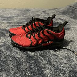 Nike Vapormax Red and Black size 9