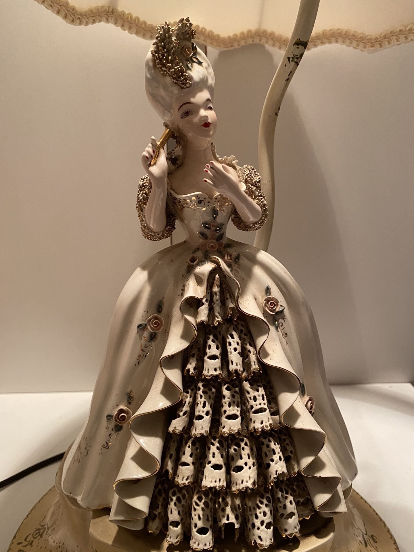 Antique Bedroom Porcelain Lamps Circa.1950 Collectibles & Art