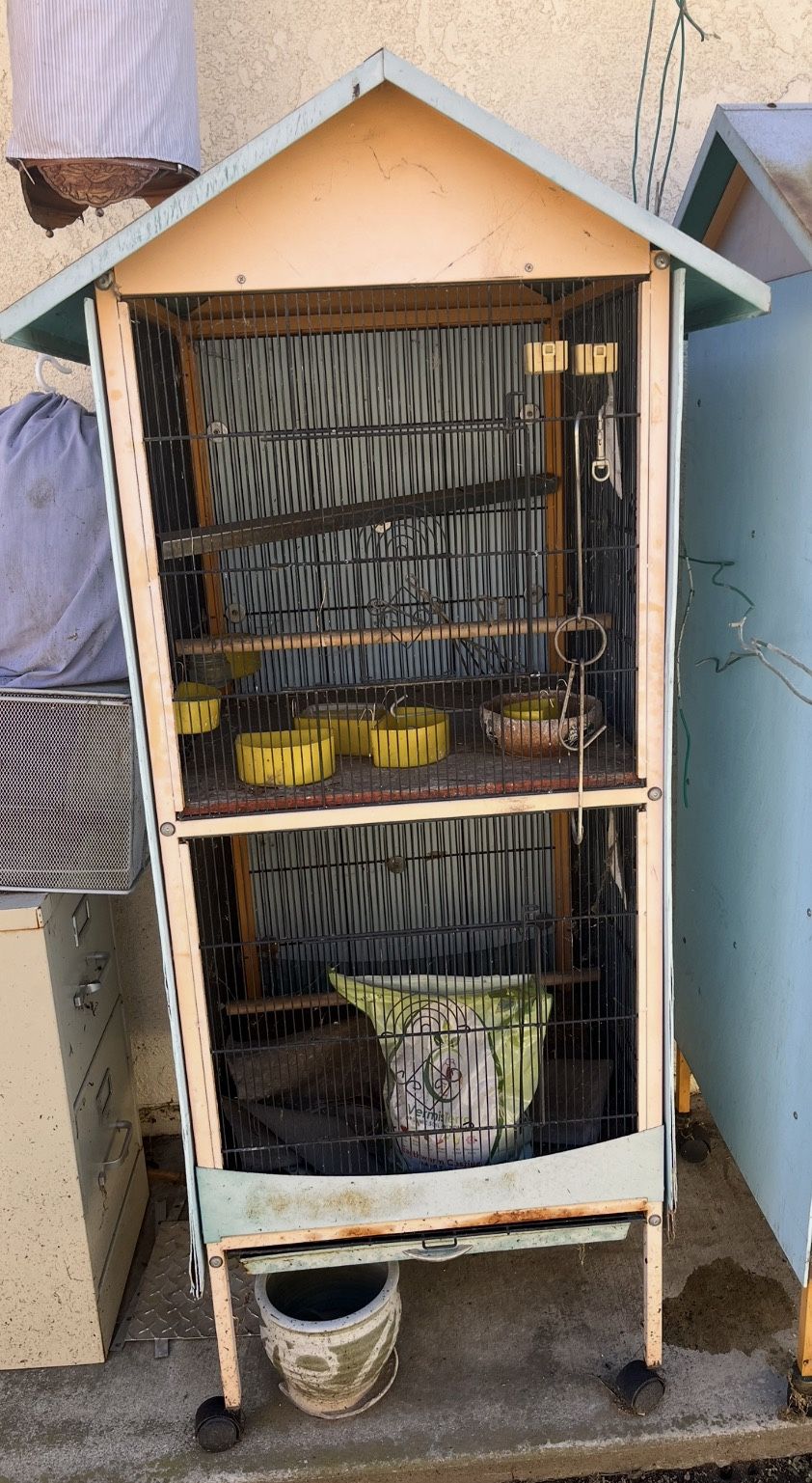 Outdoor Wooden Bird Cage Aviary