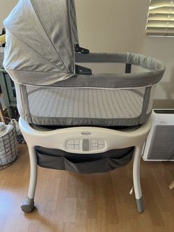 Graco Cry Detect Bassinet - Like New