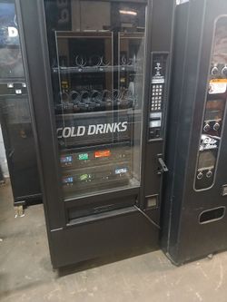 Vending combo machine