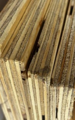 (4) sheets 2'9"x 5'9" plywood 3/4 thick Heavy thick wood