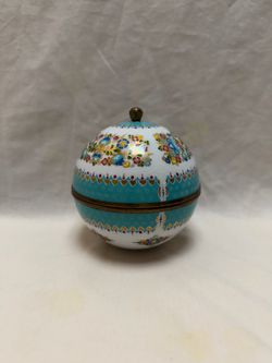 Vtg Steinbock Handmade Austria Enamel Trinket Box Mint Green Floral Brass-Mounted Sphere 3.5”
