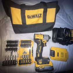 DEWALT XR 20-volt Max 1/4-in Brushless Cordless impact driver (includes 2 batteries, charger & bag)