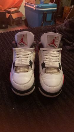 Jordan 4 red cements size 9.5