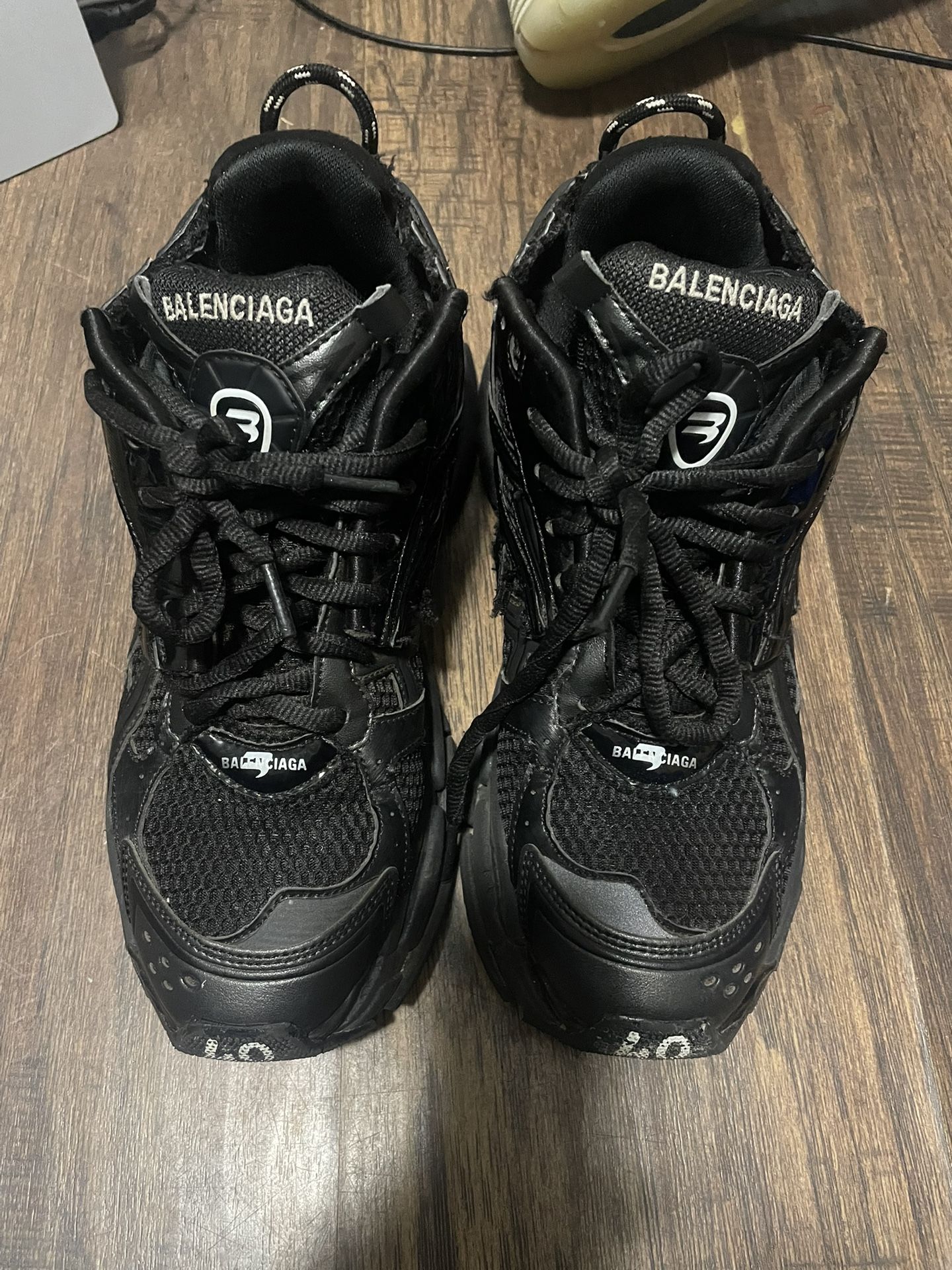 Balenciaga runners black