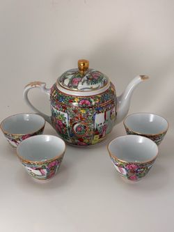 Set 4 Cups & Teapot Chinese Rose Medallion Porcelain Tea Set