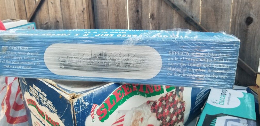 "RARE VINTAGE" CARRIER SHIP MODEL KIT