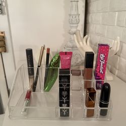 Cosmetic organizer 