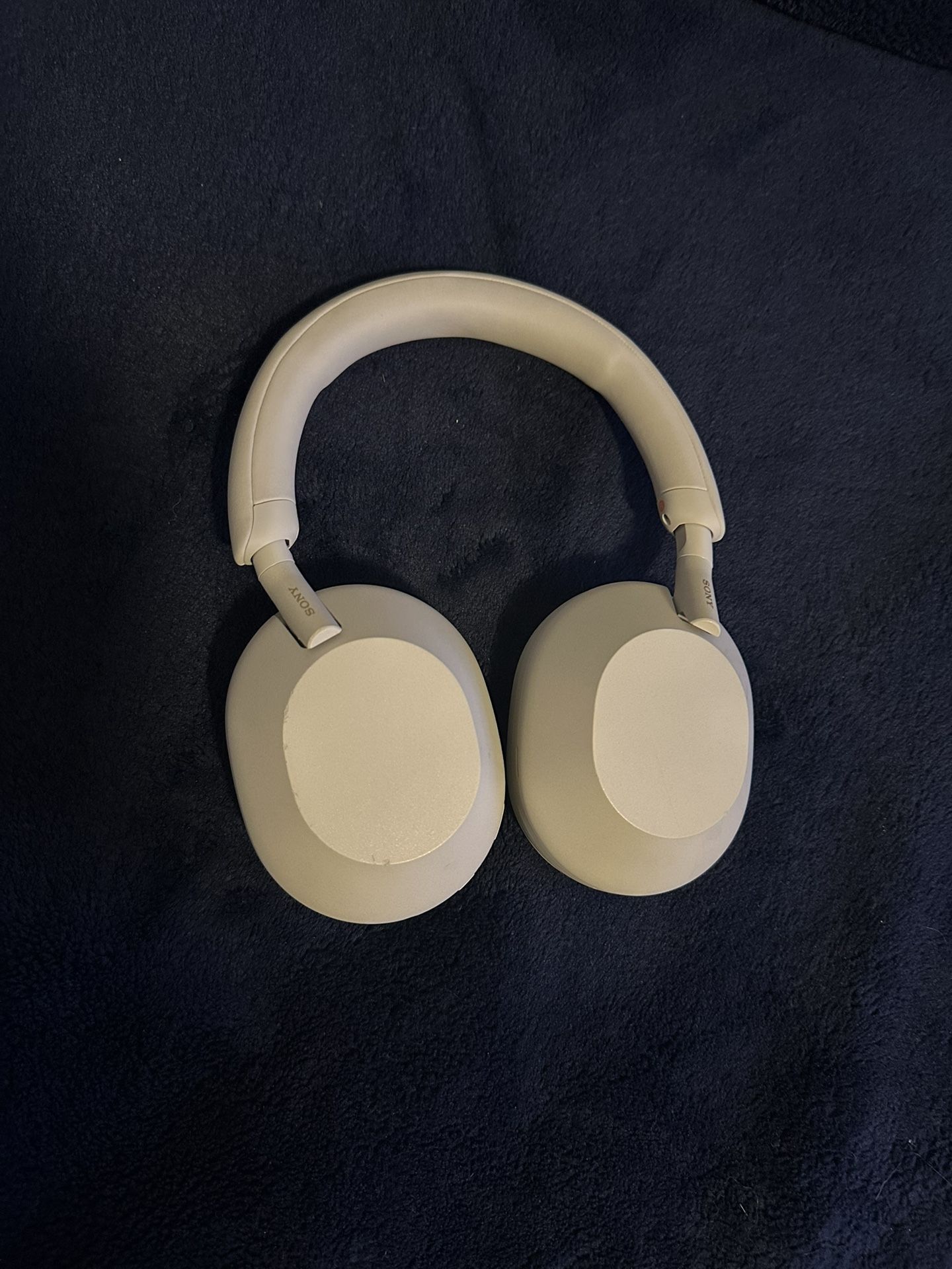 Sony XM5 HeadPhones