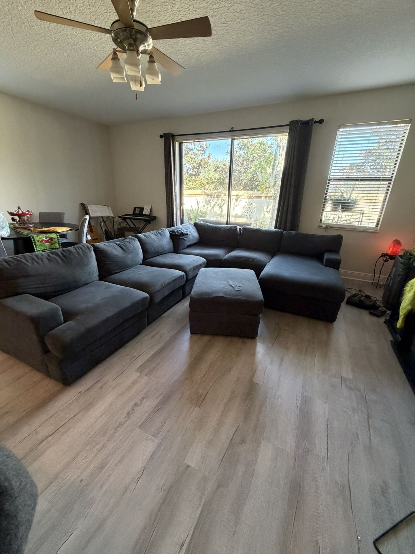 ✨ Grey Sectional Couch – Modular & Adjustable – $499 OBO ✨