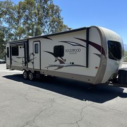 2019 Forest River Rockwood  334ft 3 Slide outs 
