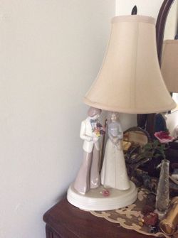 Vintage Holland Mold Bride & Groom Table Lamp