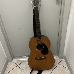 Yamaha guitar