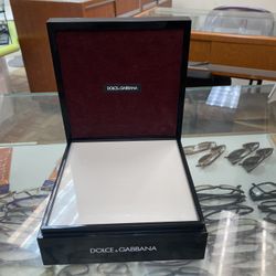 Dolce & Gabbana Display