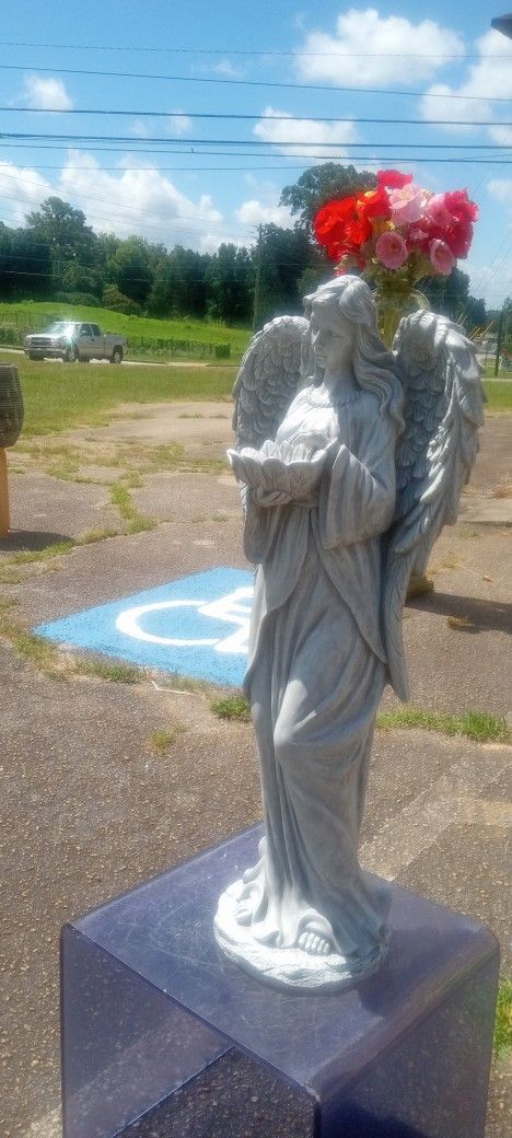 New 30 In Tall Angle Holding Dove Very Detailed High Quality Masterpiece