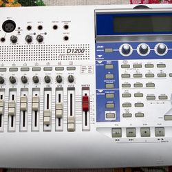 Korg D1000