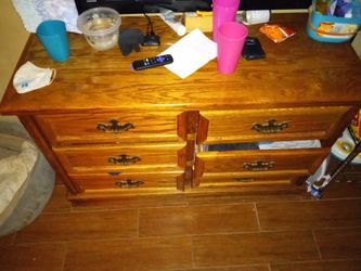 Dresser With 6 Drawers