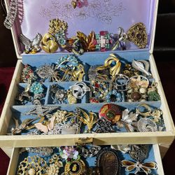 Vintage Jewelry Lots Of It 