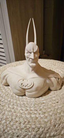 NEW DC BATMAN FACE STATUE 
