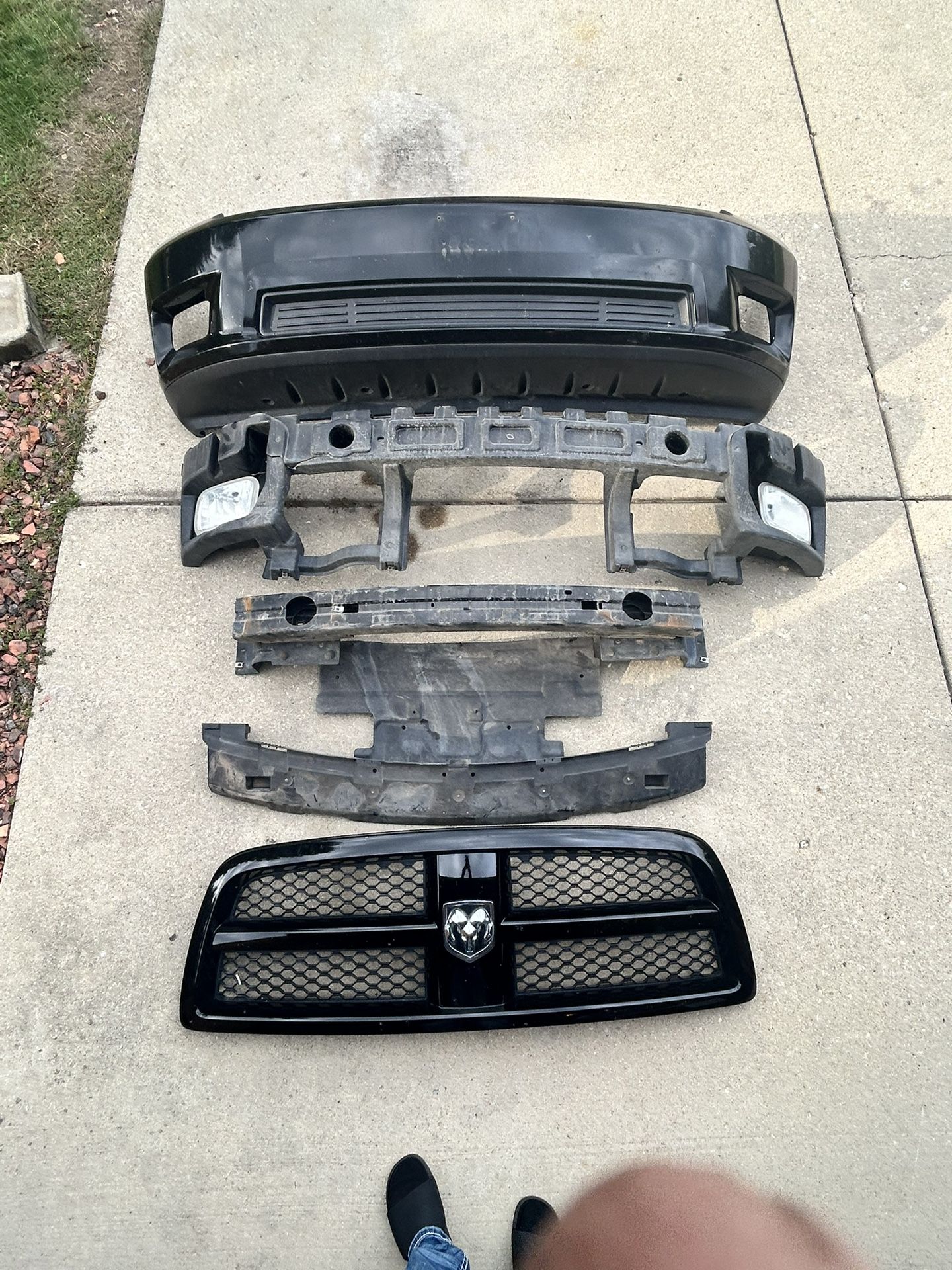 2012 ram 1500 front end