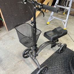 Steerable Knee Walker w/Basket