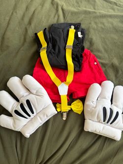 Mickey Mouse outfit/costume