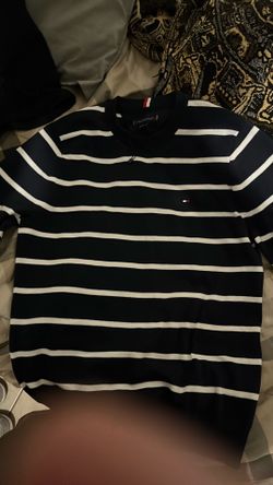 NEW TOMMY HILFIGER SWEATER/SHIRT XS