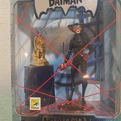 The Batman Catwoman - 2005 San Diego Comic Con Exclusive - Gold Lion Version