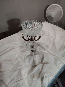 multiple branc decorative crystals and brass centerpiece