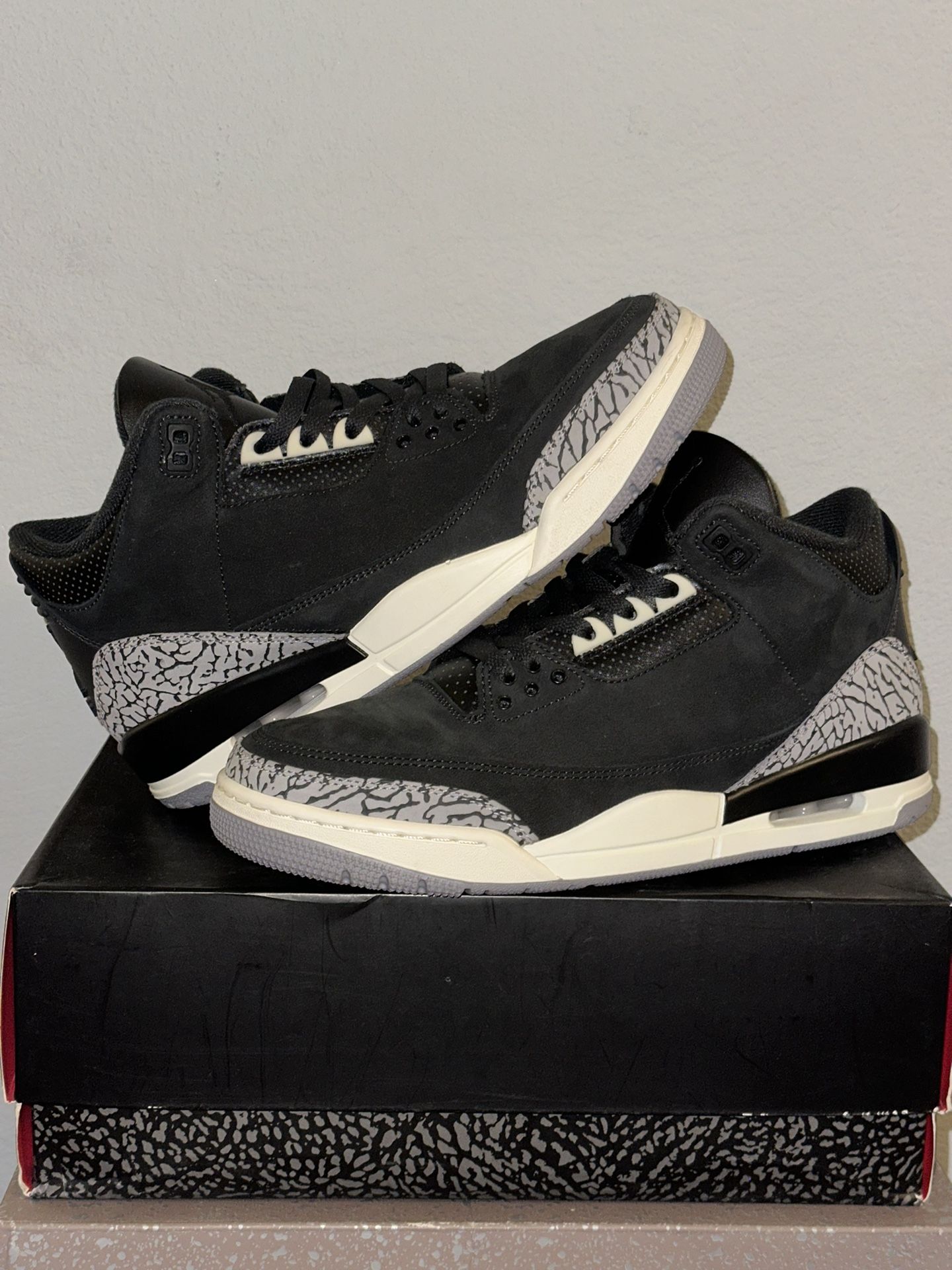 Air Jordan 3 "Off Noir" Size 10 