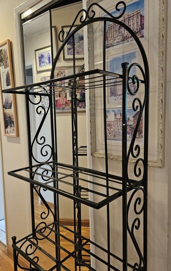 Black iron backer's rack metal scroll kitchen dining storage shelves curio china Display Cabinet Wire Shelf