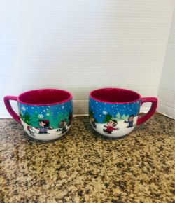 Hallmark Peanuts Christmas Snow ball fight oversized mug set