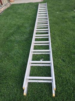36 ft Aluminum Ladder ( Condition Good  )