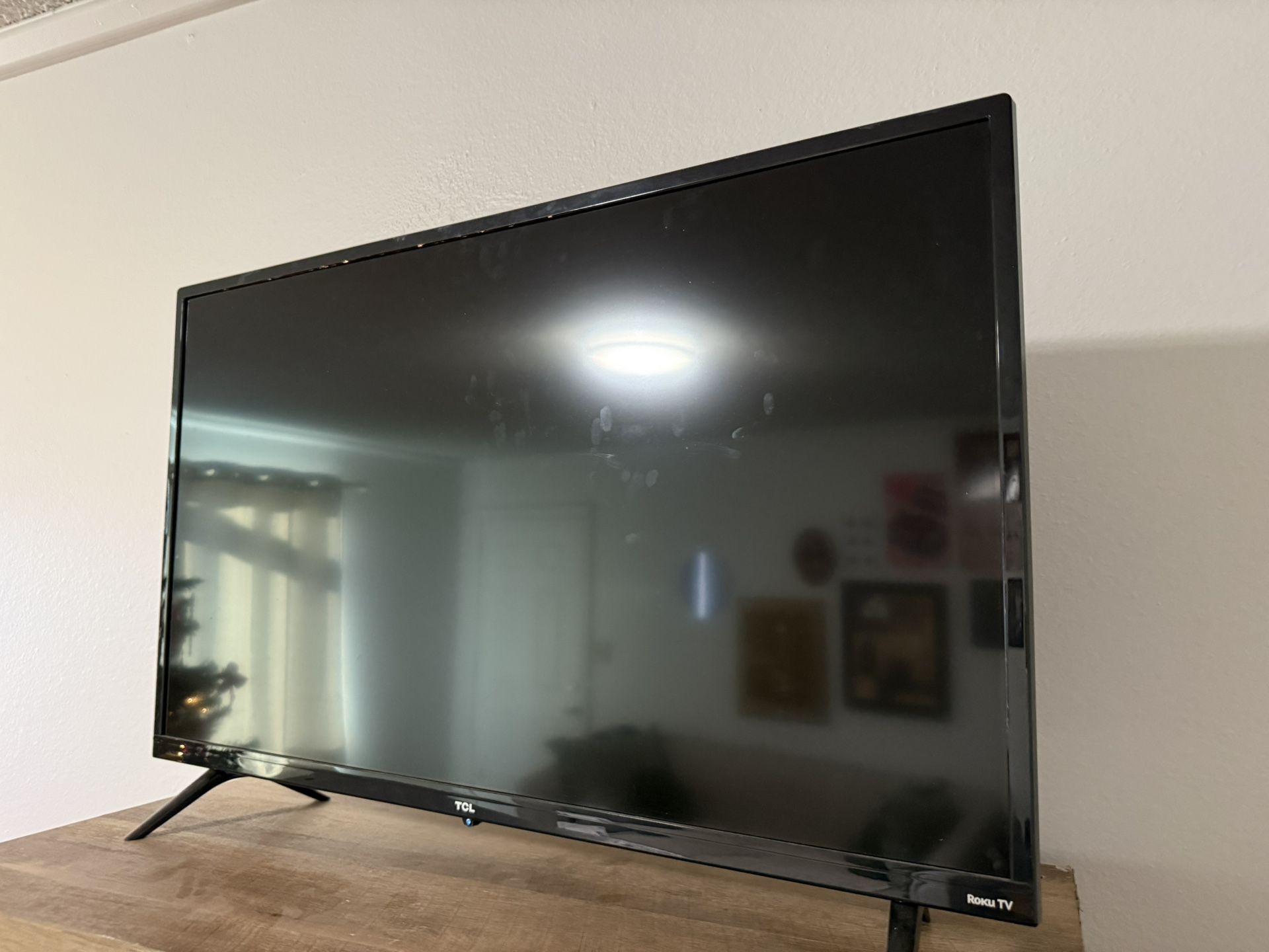 TCL 32” Smart Roku TV