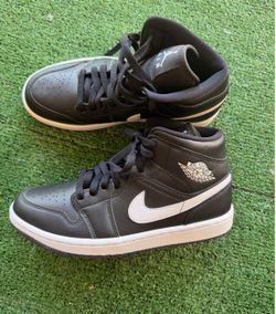 Women’s new shoes size 81/2