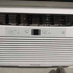 Frigidaire 8,000 BTU Smart Window AC – Works Great! (Model FHWW083WBE)