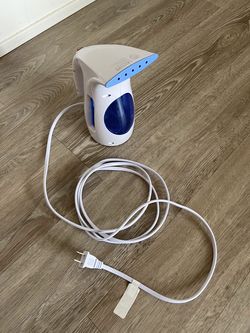 Handheld Portable Garment Steamer / Clothes Steamer (700W)