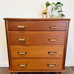 Mahogany Midcentury Modern 4-Drawer Dresser