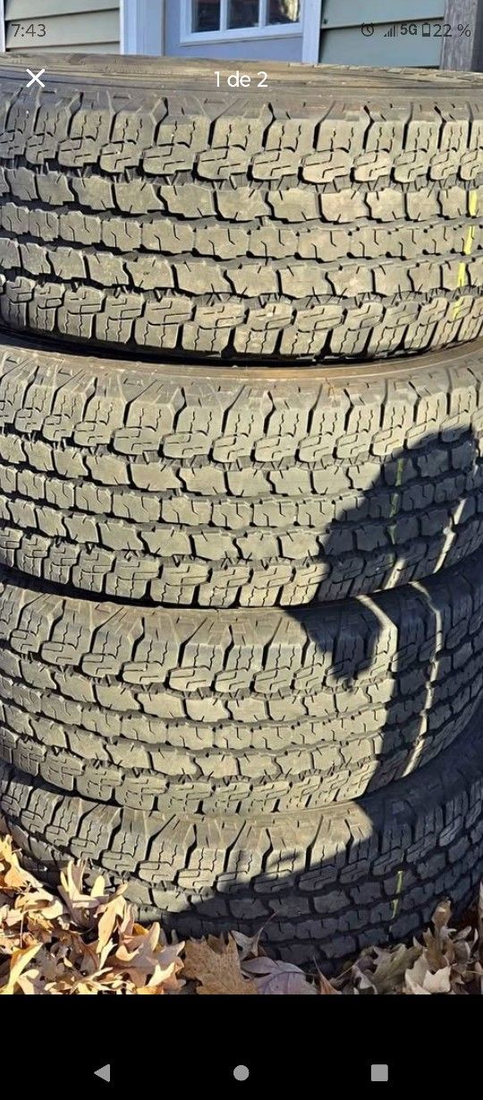 Set Tires 255/70R18 Good Year Wrangler