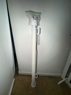 Retractable indoor gate