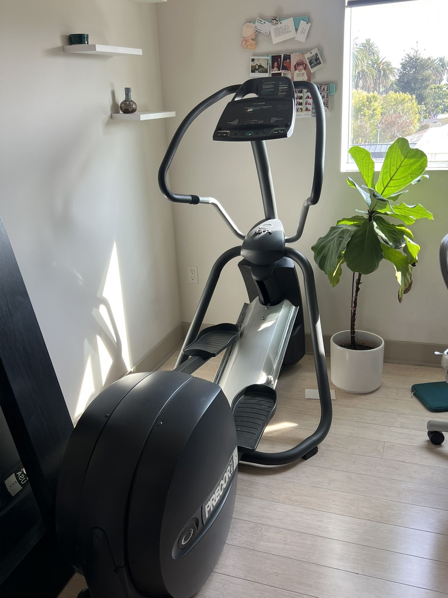 PRECOR EFX 5.23 Elliptical 