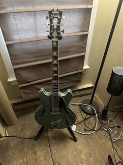 D Angelico Premier Guitar