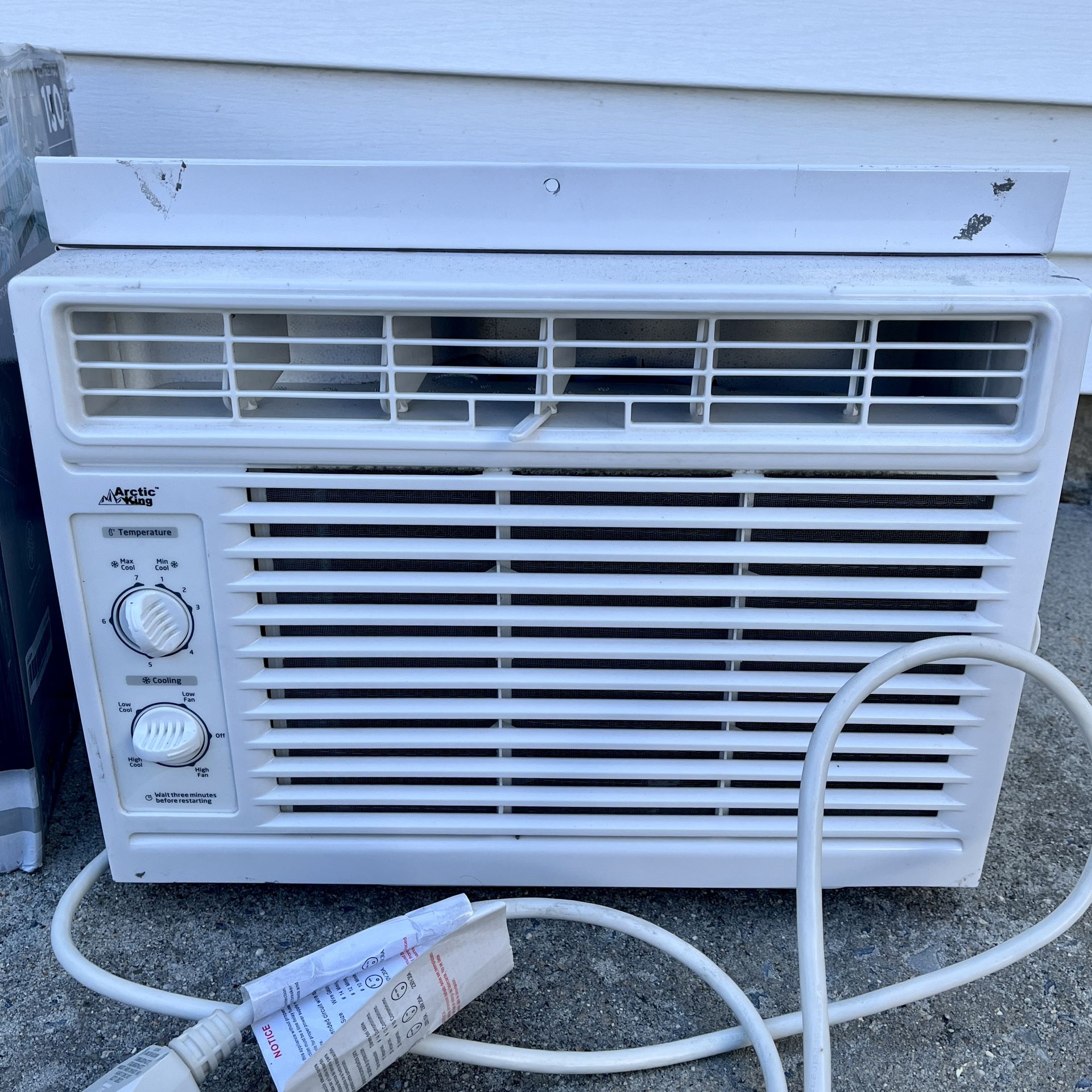 5000 BTU Air Conditioner TESTED WORKING