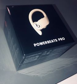 POWER BEATS BRAND NEW STILL IN BOX
