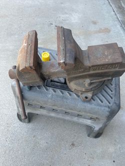 Heavy duty bench vise
