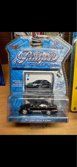 Maisto Playerz Luxury Diecast 1:64 Scale Car